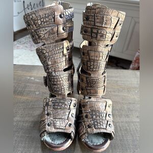 FREEBIRD Zane in Rose Gold